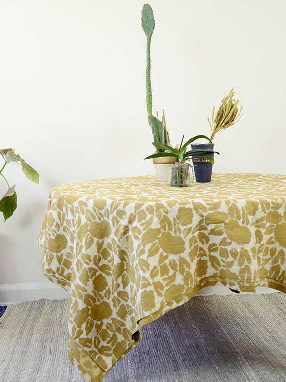 Yan Tablecloth