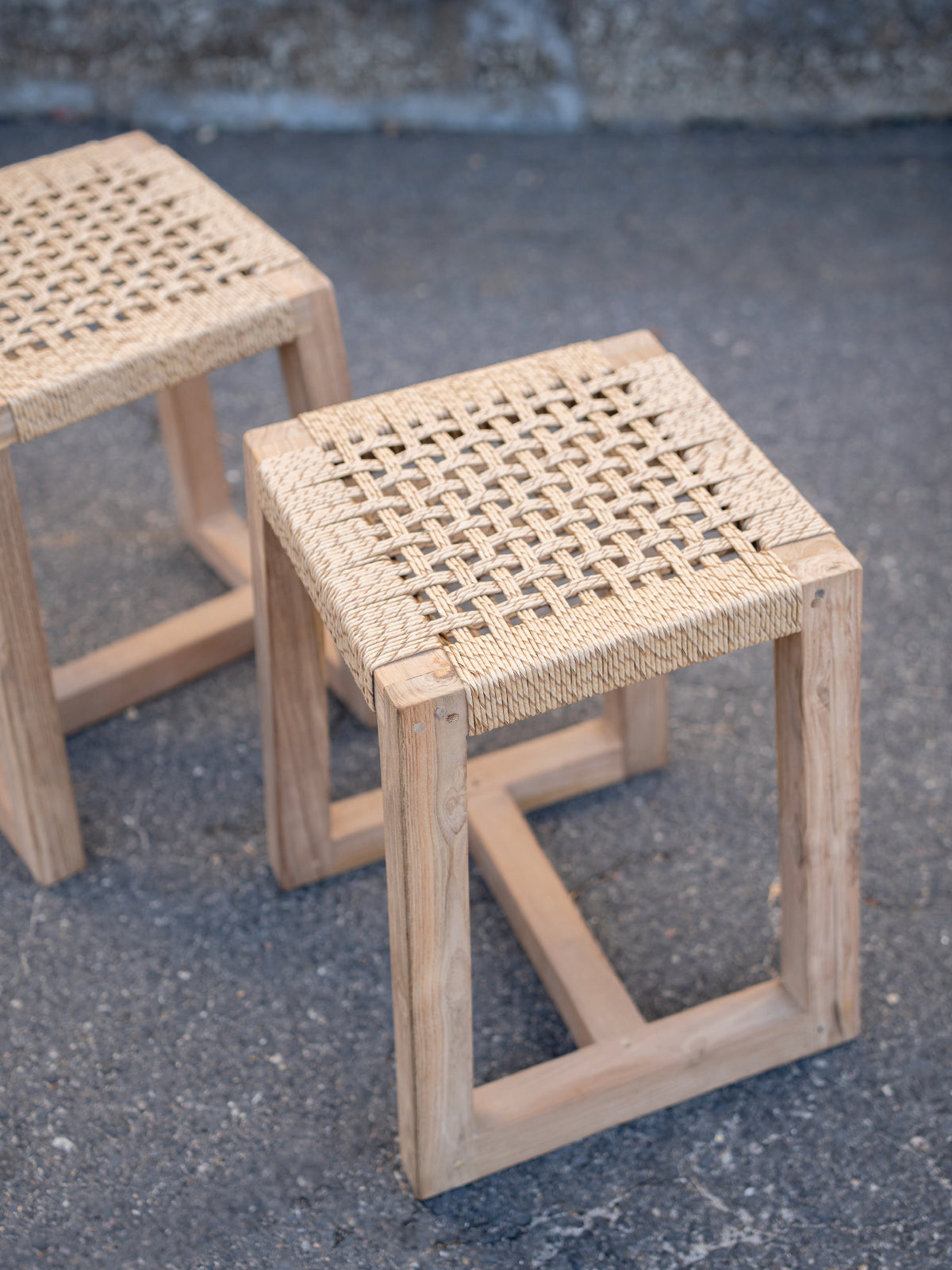 Hermosa Anyam Stool