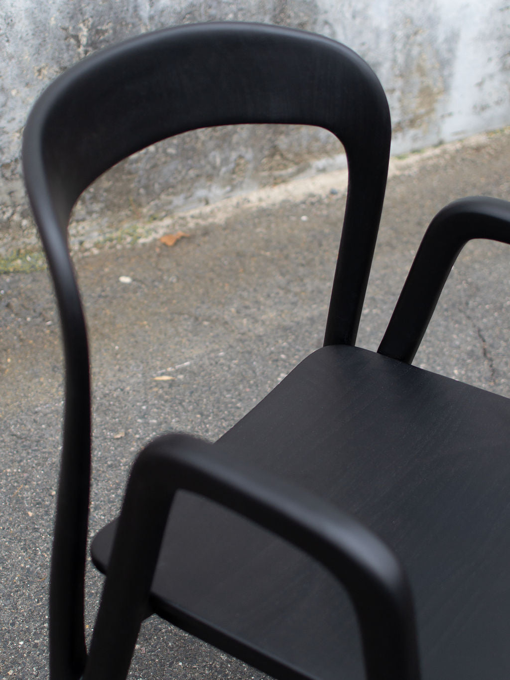 Trombone Chair, Smooth Black